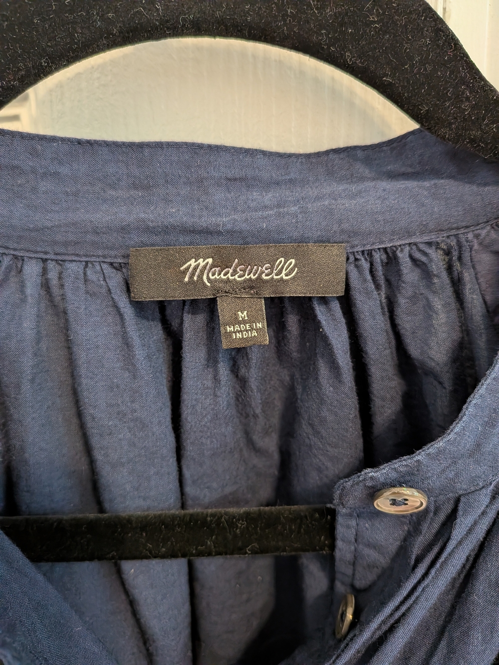 Women's Navy Button-Front Puff Sleeve Top - Picture 5 of 6
